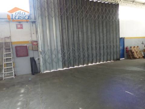 Armazém 8.000 m2 de área coberta Vila Nova de Gaia