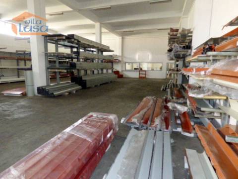 Armazém 8.000 m2 de área coberta Vila Nova de Gaia