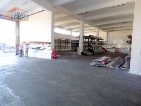 Armazém 8.000 m2 de área coberta Vila Nova de Gaia