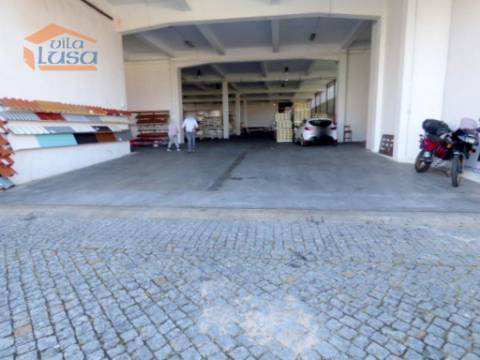 Armazém 8.000 m2 de área coberta Vila Nova de Gaia