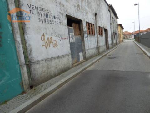 Centro de Valadares: Oportunidade Única para Reabilitação