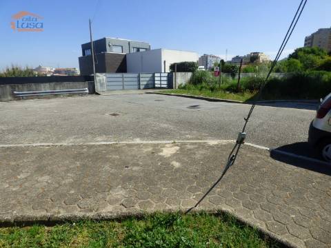 Lote de Terreno Oliveira do Douro Centro construção de Moradia 3 Frentes