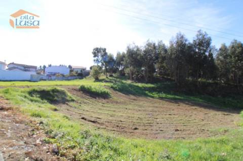 Terreno Plano de 14.000 m2 com Pip aprovado para condomínio de 8 moradias em banda Serzedo 