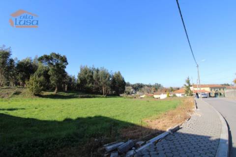 Terreno Plano de 14.000 m2 com Pip aprovado para condomínio de 8 moradias em banda Serzedo 