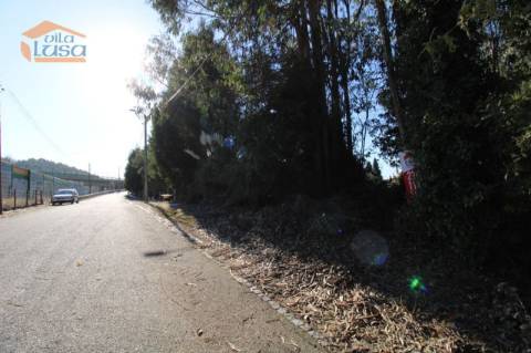 Duas Parcelas de Terreno com  4.627,30 m2 no centro dos Carvalhos para a construção de moradias de 4 Frentes