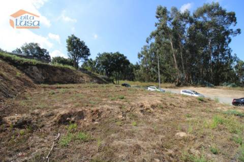 Lote de Terreno em Mafamude, Vila Nova de Gaia para construção de moradia 3 frentes com vista de mar 