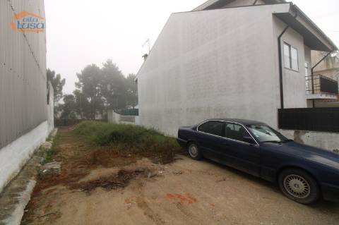 Lote de Terreno no Centro dos Carvalhos para contrução de Moradia