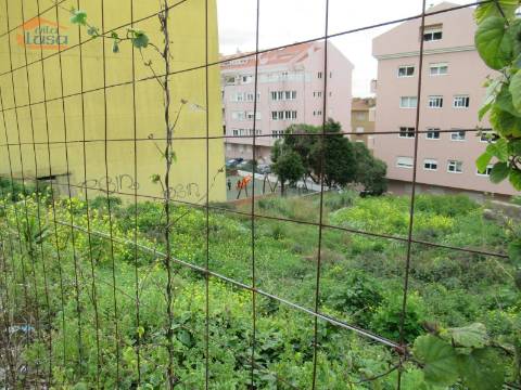 Terreno Mafamude com projeto aprovado para construção Junto a RTP e Estação de Metro