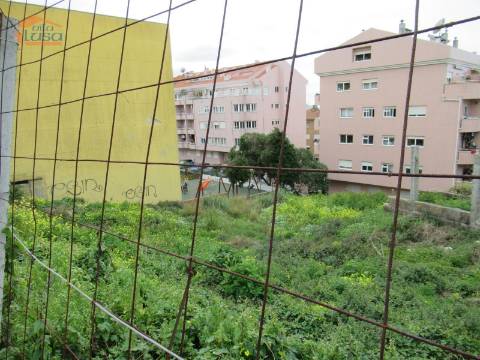 Terreno Mafamude com projeto aprovado para construção Junto a RTP e Estação de Metro