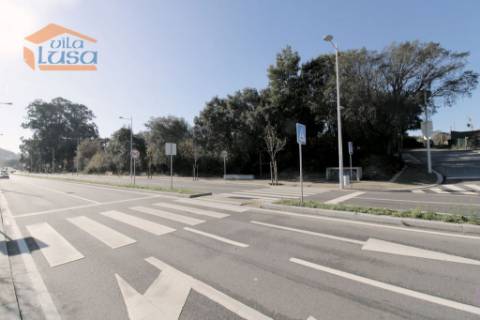 Terreno de Gaveto com 16.200 m2 na Avenida da Conduta, Gondomar