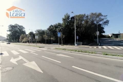 Terreno de Gaveto com 16.200 m2 na Avenida da Conduta, Gondomar