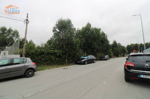 Terreno de 3.900 m2 na Zona Industrial de São Caetano para a construção de Armazem com 1.500 m2 