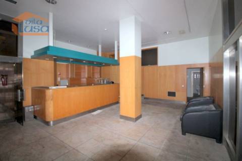 Escritório na Avenida Boavista ao Lado do Hotel Porto Palácio com 4 lugares de garagem