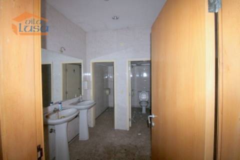 Escritório na Avenida Boavista ao Lado do Hotel Porto Palácio com 4 lugares de garagem