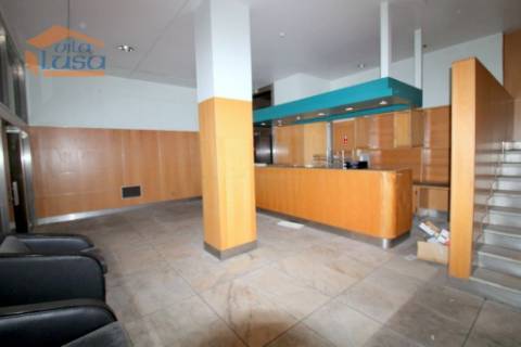 Escritório na Avenida Boavista ao Lado do Hotel Porto Palácio com 4 lugares de garagem