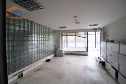 Escritório na Avenida Boavista ao Lado do Hotel Porto Palácio com 4 lugares de garagem