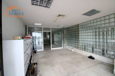 Escritório na Avenida Boavista ao Lado do Hotel Porto Palácio com 4 lugares de garagem