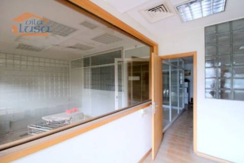 Escritório na Avenida Boavista ao Lado do Hotel Porto Palácio com 4 lugares de garagem