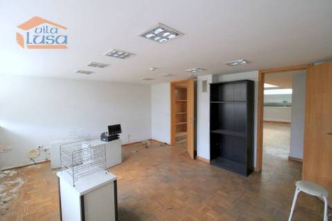 Escritório na Avenida Boavista ao Lado do Hotel Porto Palácio com 4 lugares de garagem