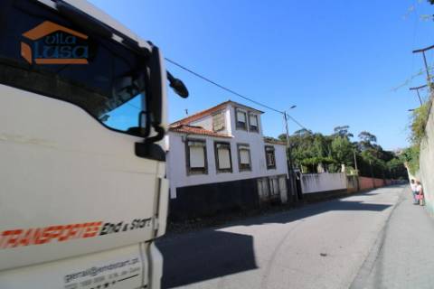 Moradia de 4 frentes tipo Quintinha ewm Vilar de Paraíso