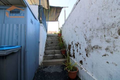 Moradia de 4 frentes tipo Quintinha ewm Vilar de Paraíso