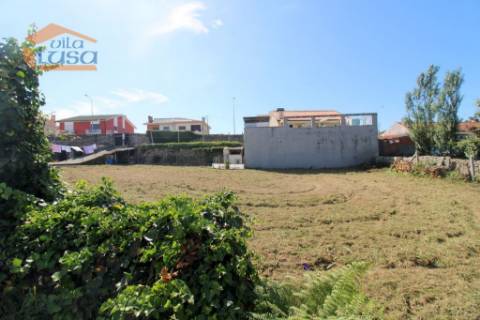 Moradia de 4 frentes tipo Quintinha ewm Vilar de Paraíso