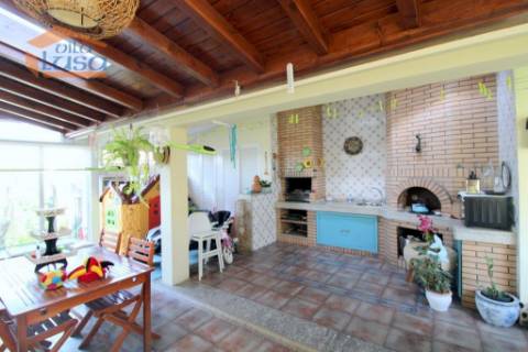 Oportunidade Imperdível! Moradia 4 Frentes com Jardim T5, 2 suítes em Mafamude, Vila Nova de Gaia