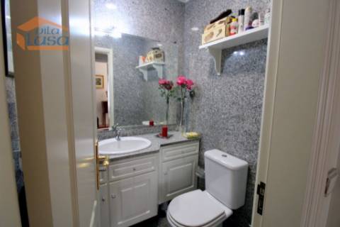 Oportunidade Imperdível! Moradia 4 Frentes com Jardim T5, 2 suítes em Mafamude, Vila Nova de Gaia