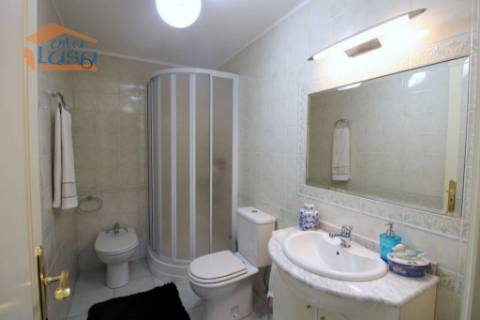 Oportunidade Imperdível! Moradia 4 Frentes com Jardim T5, 2 suítes em Mafamude, Vila Nova de Gaia