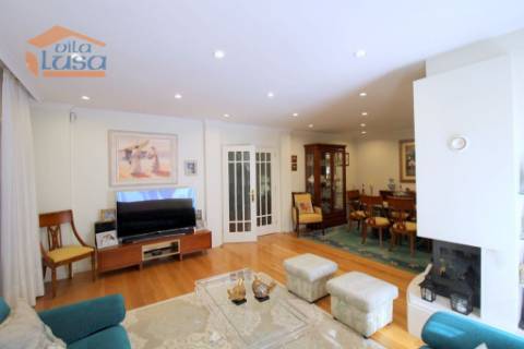 Oportunidade Imperdível! Moradia 4 Frentes com Jardim T5, 2 suítes em Mafamude, Vila Nova de Gaia