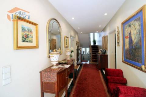 Oportunidade Imperdível! Moradia 4 Frentes com Jardim T5, 2 suítes em Mafamude, Vila Nova de Gaia