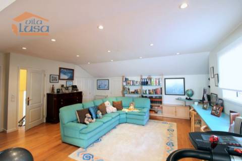 Oportunidade Imperdível! Moradia 4 Frentes com Jardim T5, 2 suítes em Mafamude, Vila Nova de Gaia