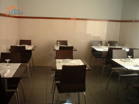 Espaço comercial em Avintes 