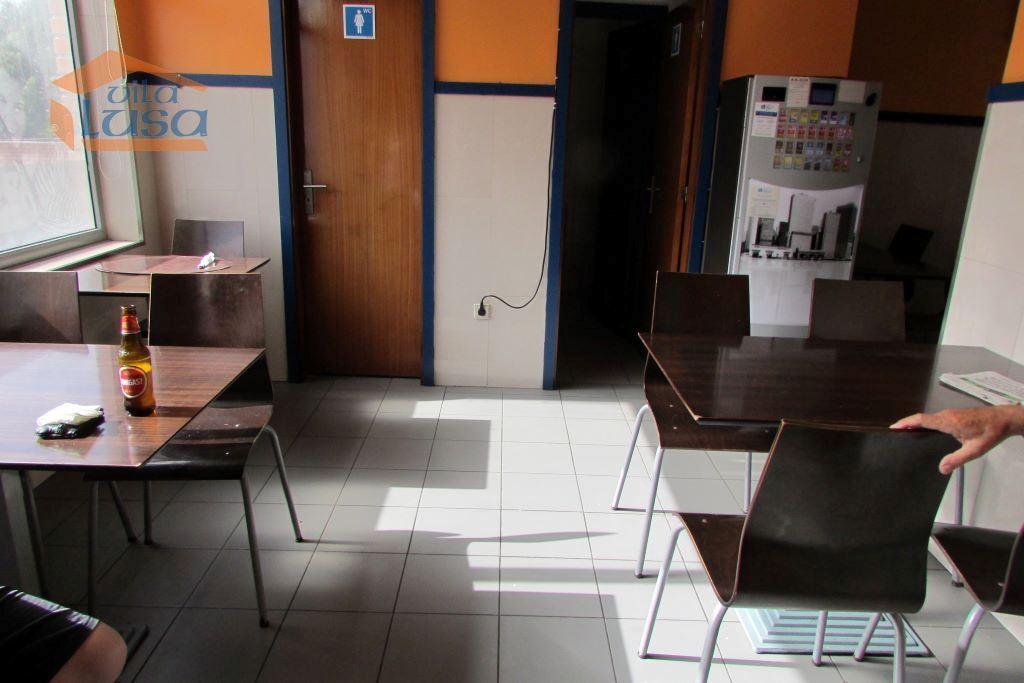 Espaço comercial em Avintes 