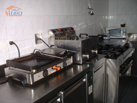 Espaço comercial em Avintes 