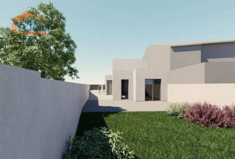 Terreno Pedroso para a construção de Moradia c/ projeto aprovado Negociável