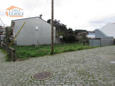 Terreno Pedroso para a construção de Moradia c/ projeto aprovado Negociável