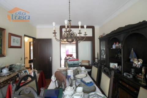 Moradia T4 Carvalhido, 2 garagens e pequeno quintal