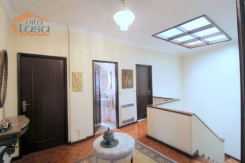 Moradia T4 Carvalhido, 2 garagens e pequeno quintal