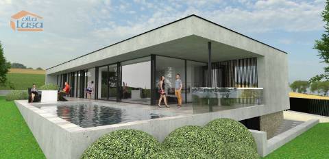 Terreno plano com 1.763 m2 em Grijo para a construção de Moradia 4 frentes 