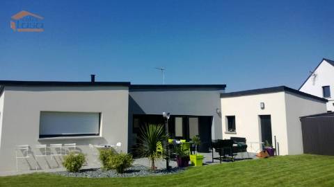 Terreno plano com 1.763 m2 em Grijo para a construção de Moradia 4 frentes 