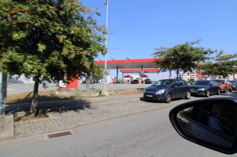  Terreno na zona de Canidelo disponível para construção de moradia de 3 frentes