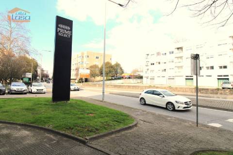 Escritório para Arrendamento  60m²  Próximo ao Gaia Shopping 