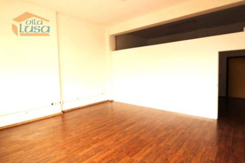 Escritório para Arrendamento  60m²  Próximo ao Gaia Shopping 