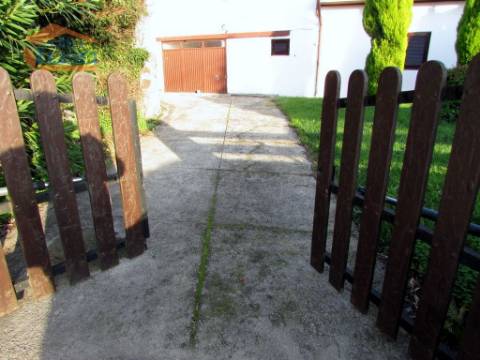 Moradia T2+1 com Garagem, Espigueiro e Anexos para Habitação  Privacidade e Conforto no Campo