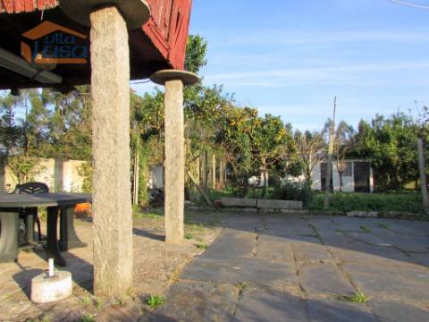 Moradia T2+1 com Garagem, Espigueiro e Anexos para Habitação  Privacidade e Conforto no Campo