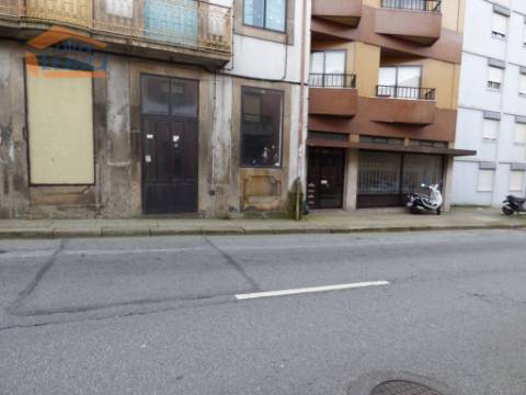 Loja Vale Formoso com 350 m2 e 100 m2 de terraço coberto 