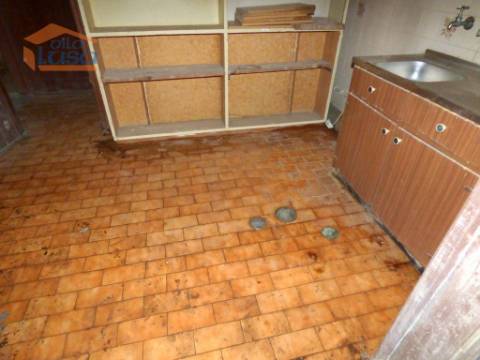 Loja Vale Formoso com 350 m2 e 100 m2 de terraço coberto 