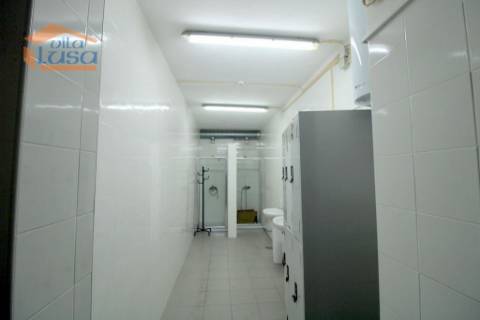 Pavilhão Industrial Moderno à Venda em São João da Madeira