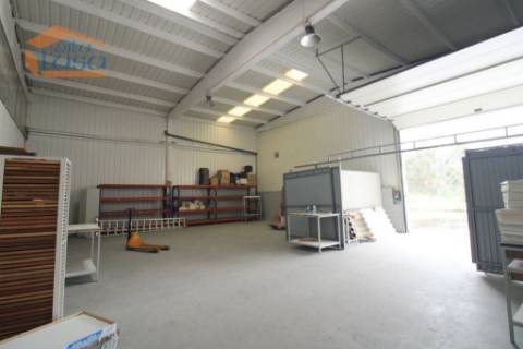 Pavilhão Industrial Moderno à Venda em São João da Madeira